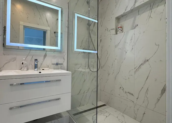 аркадия !26 жемчужина вид море, место в паркинг Appartement Odessa